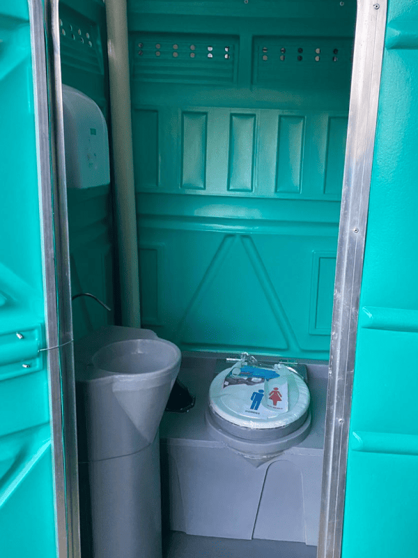 Banheiro Químico Super Luxo - Pia